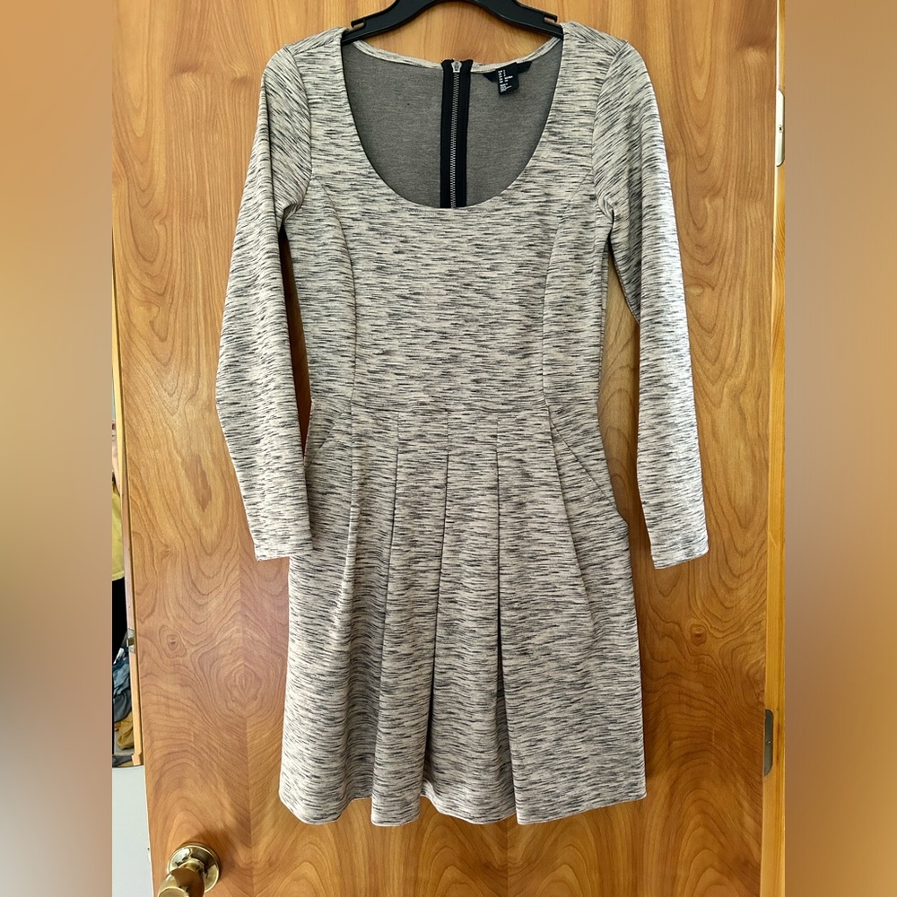 H & M dress with pockets size S